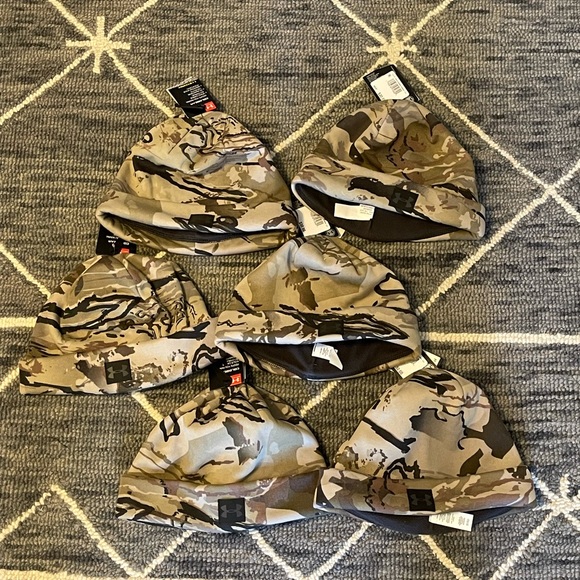 Under Armour ColdGear Storm Mens Camo Beanie Hunting Outdoor Hat 1343193-999 - Picture 8 of 10